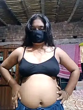 Hot Sweeti online show from July 10, 2026, 9:01 am