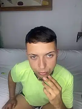 pupihot online show from February 19, 2026, 5:31 pm