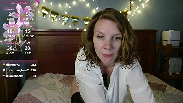 Daisy Lovely online show from May 15, 2026, 4:19 am