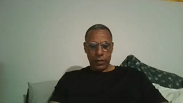 swimmer2496 online show from May 28, 2026, 1:58 am