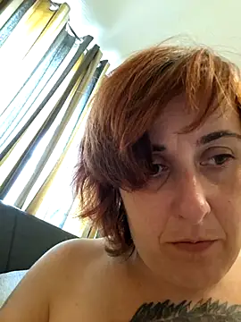 Tiara XOX online show from August 4, 2026, 10:18 am