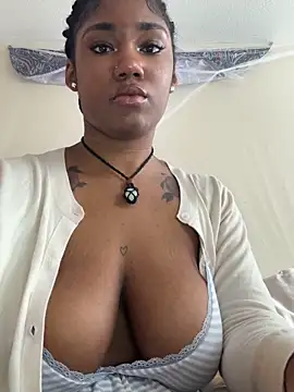 Snapshot of Ebonythroat777 chatting on June 1, 2026, 7:04 pm Ebonythroat777 online show from June 1, 2026, 7:04 pm