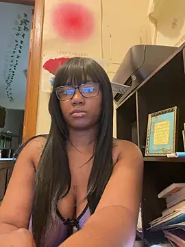 Snapshot of Ebonythroat777 chatting on June 28, 2026, 4:29 am Ebonythroat777 online show from June 28, 2026, 4:29 am
