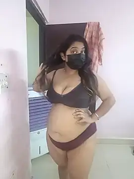 Aliya Hott online show from June 6, 2026, 6:07 am