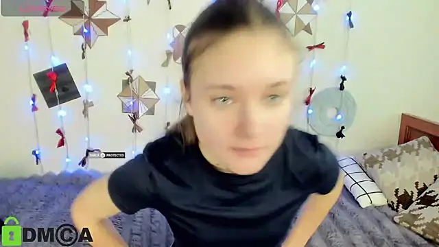 Elina X online show from June 13, 2026, 1:31 pm
