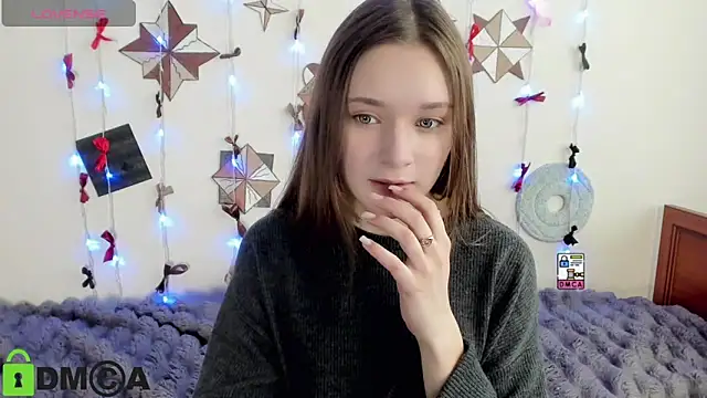 Elina X online show from June 15, 2026, 1:13 pm