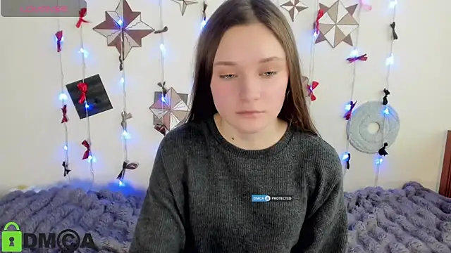 Elina X online show from June 17, 2026, 1:12 pm