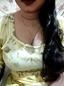 Snapshot of PARI51 chatting on July 9, 2026, 8:13 pm PARI51 online show from July 9, 2026, 8:13 pm