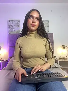 Annie bonnie  online show from June 15, 2026, 11:34 am