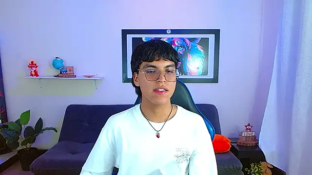 Maecum18 online show from June 30, 2026, 9:16 pm