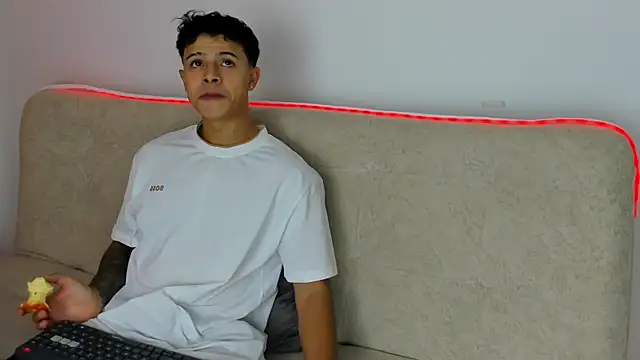  Alex Colton online show from July 7, 2026, 9:52 pm