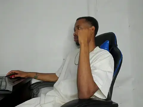 Snapshot of Kofi_exotic_2 chatting on May 27, 2026, 11:57 pm Kofi exotic 2 online show from May 27, 2026, 11:57 pm