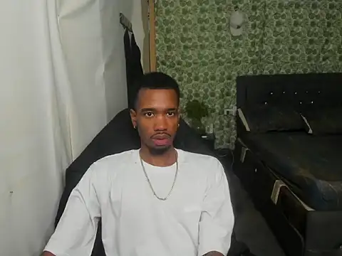 Snapshot of Kofi_exotic_2 chatting on June 17, 2026, 12:35 am Kofi exotic 2 online show from June 17, 2026, 12:35 am