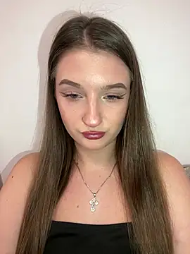 Green eyes lady online show from July 28, 2026, 6:20 pm