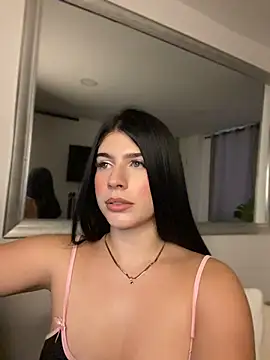 Snapshot of _HannahFox_ chatting on August 7, 2026, 11:18 pm HannahFox online show from August 7, 2026, 11:18 pm