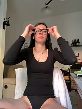 Snapshot of alibi_room chatting on April 25, 2026, 2:14 pm alibi room online show from April 25, 2026, 2:14 pm