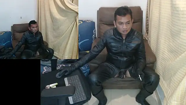 Leatherbdsm81 online show from June 8, 2026, 3:34 pm