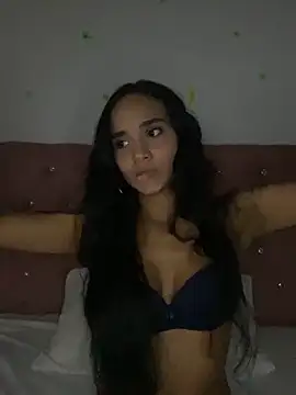 Maria x Alejandra online show from May 3, 2026, 3:12 am