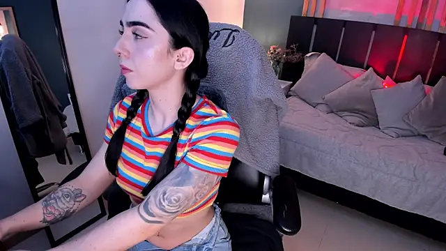 Luna tagliaferri online show from July 15, 2026, 8:14 pm