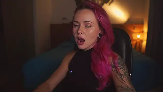 Sarah Pink online show from June 24, 2026, 2:16 pm