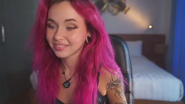 Sarah Pink online show from July 25, 2026, 9:18 am