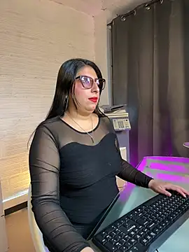 Snapshot of Sally_Dvine chatting on June 24, 2026, 4:11 am Sally Dvine online show from June 24, 2026, 4:11 am