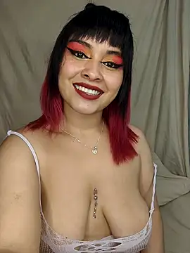 zoe love18 online show from March 8, 2026, 4:05 am