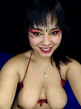 zoe love18 online show from April 6, 2026, 4:46 am