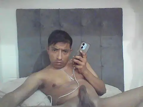 FierrudoMora777 online show from May 15, 2026, 9:33 pm