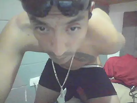 FierrudoMora777 online show from May 18, 2026, 1:02 am