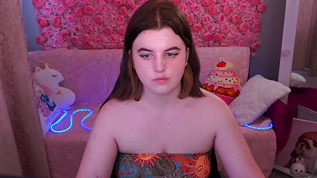 Snapshot of KristiFoxy chatting on May 14, 2026, 2:02 pm KristiFoxy online show from May 14, 2026, 2:02 pm