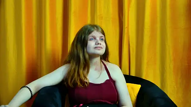 ChloeHalses online show from May 16, 2026, 5:12 pm