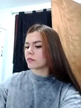 Snapshot of EmiNavarro chatting on July 7, 2026, 2:58 am EmiNavarro online show from July 7, 2026, 2:58 am