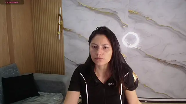 Snapshot of rox_luxury_tf chatting on June 11, 2026, 12:47 pm rox luxury tf online show from June 11, 2026, 12:47 pm