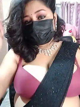 Lovely-Lina7 online show from June 7, 2026, 10:46 pm