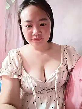 Snapshot of lisn-cute chatting on July 4, 2026, 11:55 pm lisn-cute online show from July 4, 2026, 11:55 pm