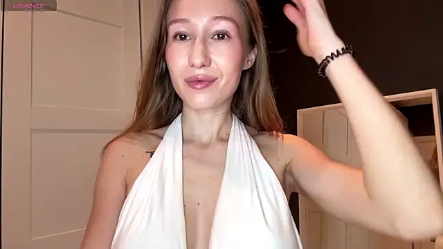 Alicecutepie online show from July 4, 2026, 6:52 am
