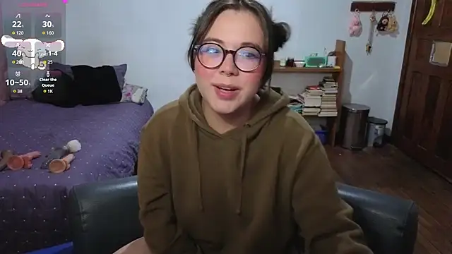 Sofie Morris online show from July 19, 2026, 5:44 am