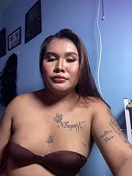 hollynicole online show from June 17, 2026, 7:04 pm