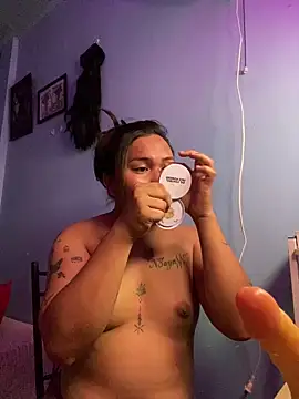 hollynicole online show from July 6, 2026, 1:02 am