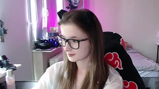 Snapshot of LunaXcherry chatting on June 11, 2026, 4:38 pm LunaXcherry online show from June 11, 2026, 4:38 pm
