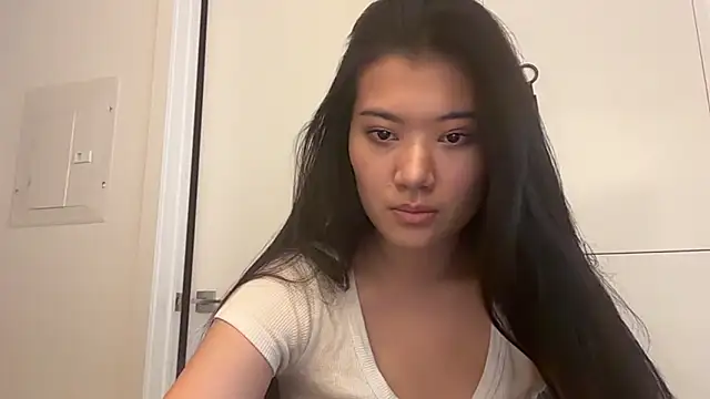 Joycelovely online show from May 23, 2026, 8:46 pm