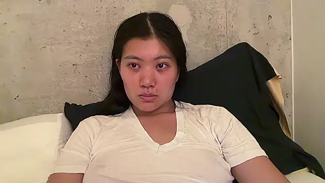 Joycelovely online show from June 12, 2026, 5:06 am