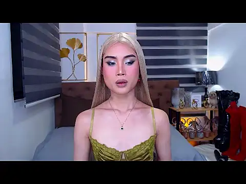 Snapshot of JuicyCockThea chatting on May 26, 2026, 2:13 pm JuicyCockThea online show from May 26, 2026, 2:13 pm