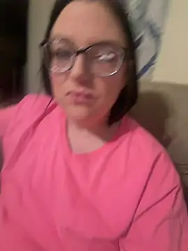 FreaksOffALeash3261 online show from May 16, 2026, 3:36 am