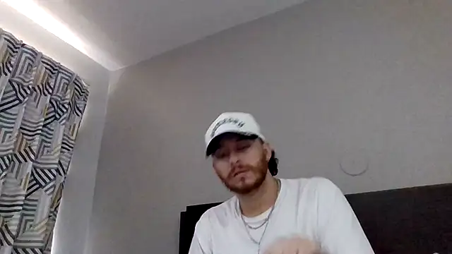 Tallhungandcloudy online show from April 24, 2026, 11:07 pm
