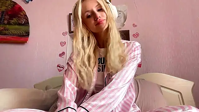 Snapshot of MelissaZaria chatting on June 19, 2026, 7:34 am MelissaZaria online show from June 19, 2026, 7:34 am