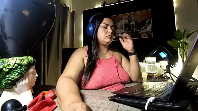 AzaraOnyx online show from June 6, 2026, 3:06 pm