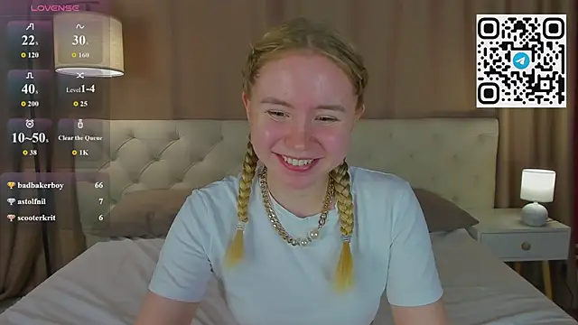 Snapshot of Linda__Bloom chatting on June 11, 2026, 2:53 am Linda Bloom online show from June 11, 2026, 2:53 am