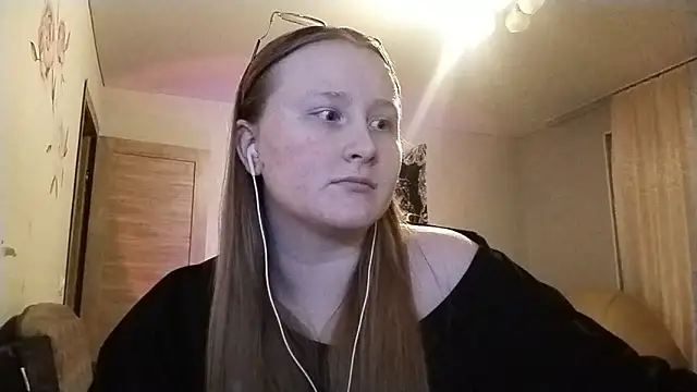 Snapshot of AnikaLipps chatting on April 19, 2026, 2:00 am AnikaLipps online show from April 19, 2026, 2:00 am
